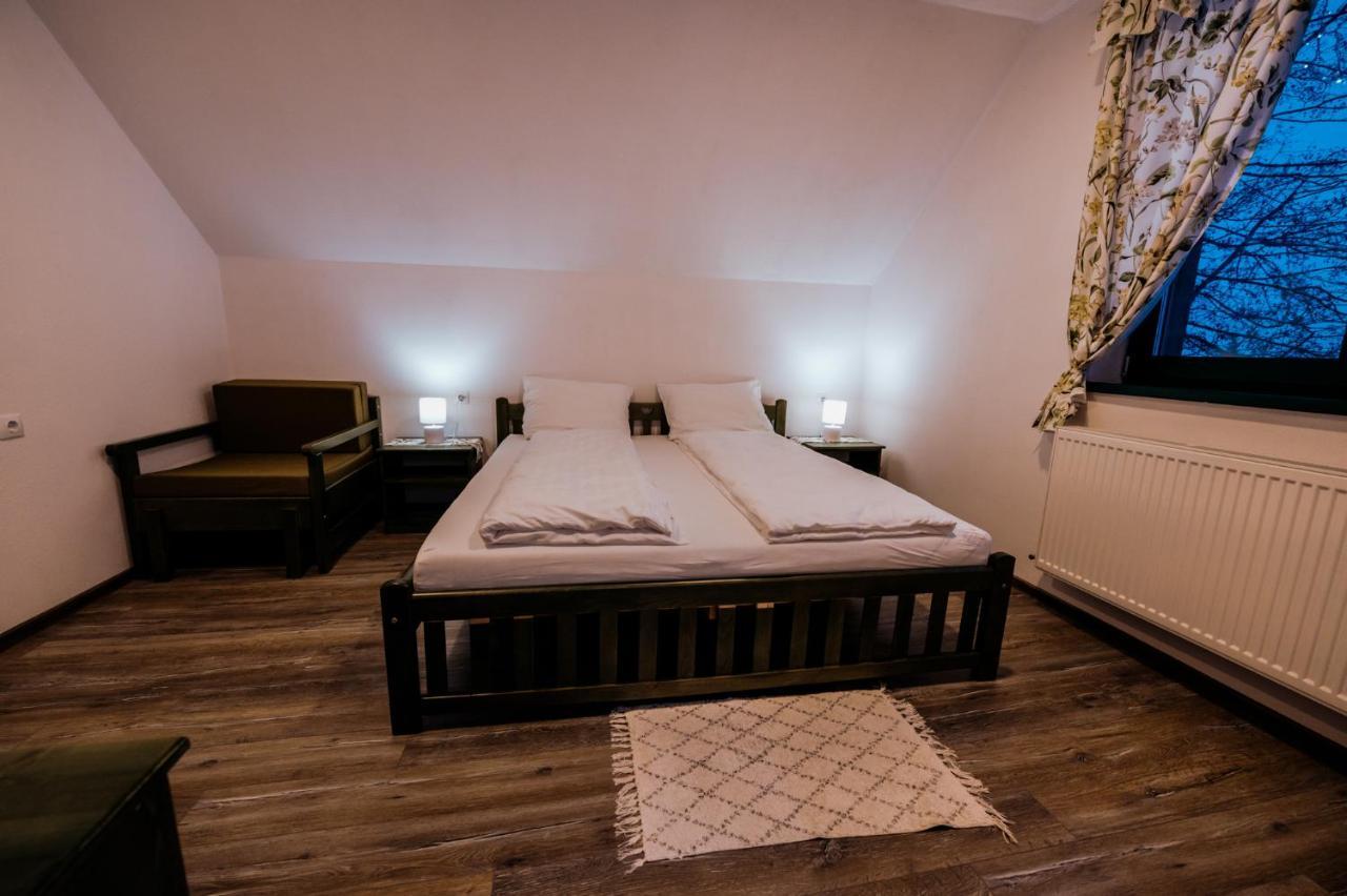 Kadarhaz Bed & Breakfast Vlahita Dış mekan fotoğraf