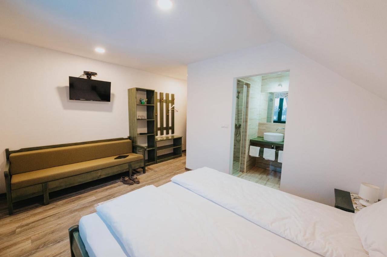 Kadarhaz Bed & Breakfast Vlahita Dış mekan fotoğraf